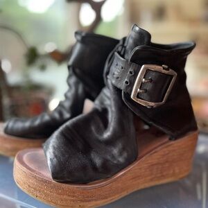 As98 Naya Cloud Black sz 38/8 black soft leather sandals 2.75” heal so comfy!